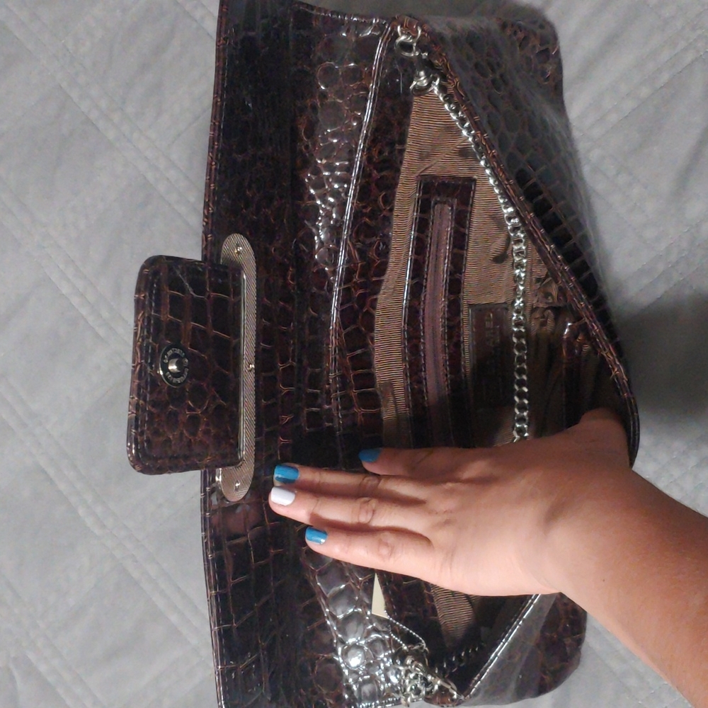 Clutch - Picture 3 of 4